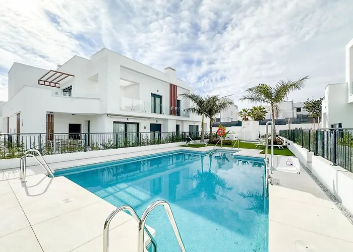 Rooftop Jacuzzi Pools Modern Wifi Townhouse