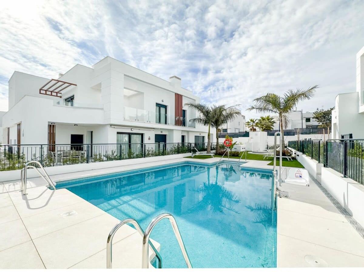 Apartamento Rooftop Jacuzzi Pools Modern Wifi Townhouse Estepona